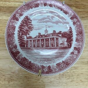 Mount Vernon Ceramic Plate in Rich Red
